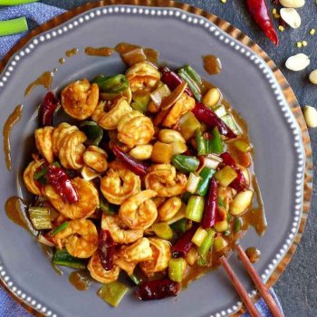 Garlic prawn stir-fry with greens
